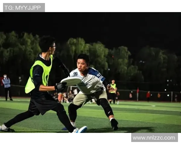 成都飞盘队区域防守战术解析与实战应用探讨MBA